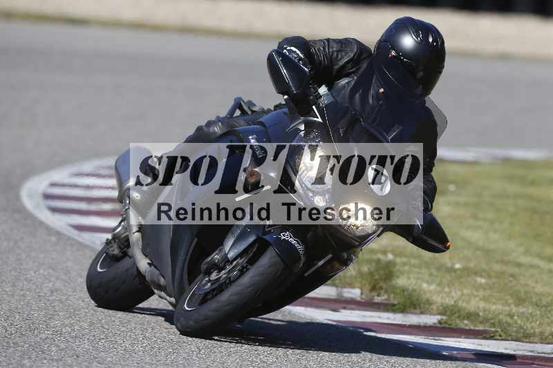 /01 02.04.2026 MAZ ADR/Gruppe rot/77